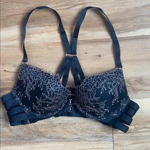 ✨Victoria’s Secret✨ Very Sexy Push-Up Sz 32B NWOT